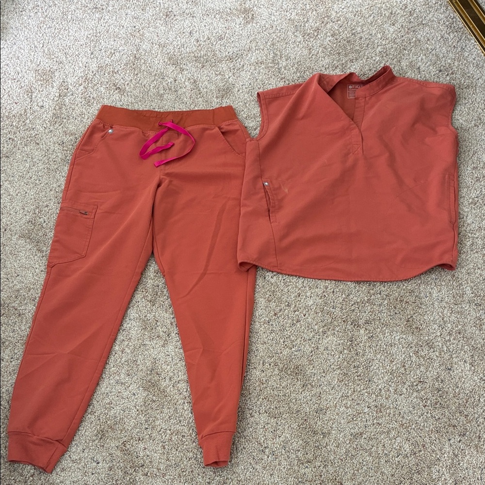 Figs Women's Orange Jogger Pants and Top Set